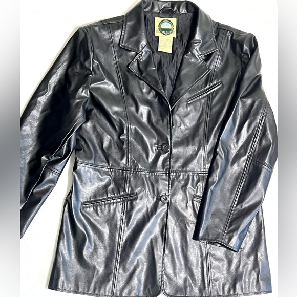 Black Pleather jacket by Weather Spirits used Black imitation Vegan Leather Coat - Picture 4 of 10